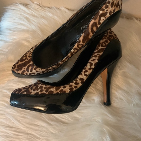 White House Black Market leopard heels size 6.5 - Picture 2 of 5
